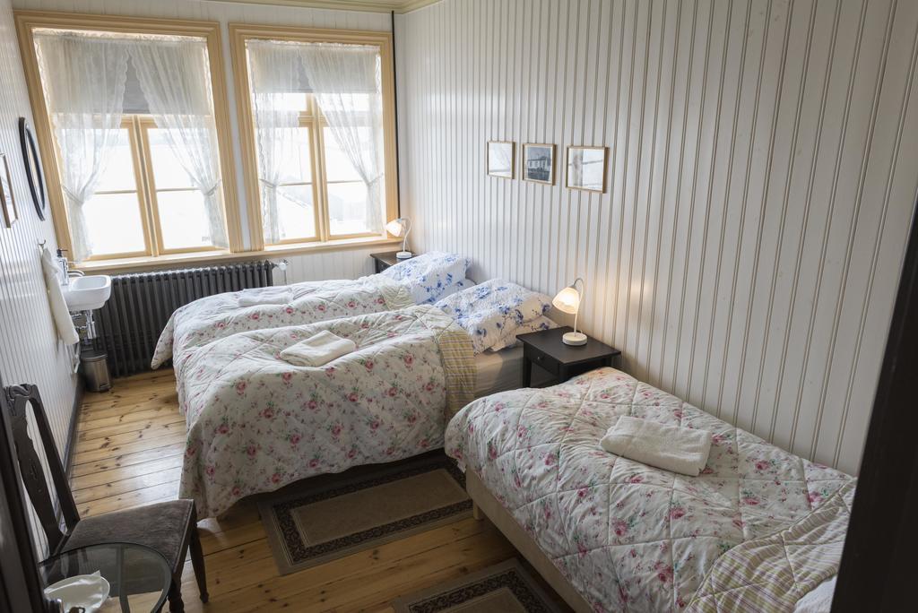Einarshusid Guesthouse Bolungarvík Quarto foto