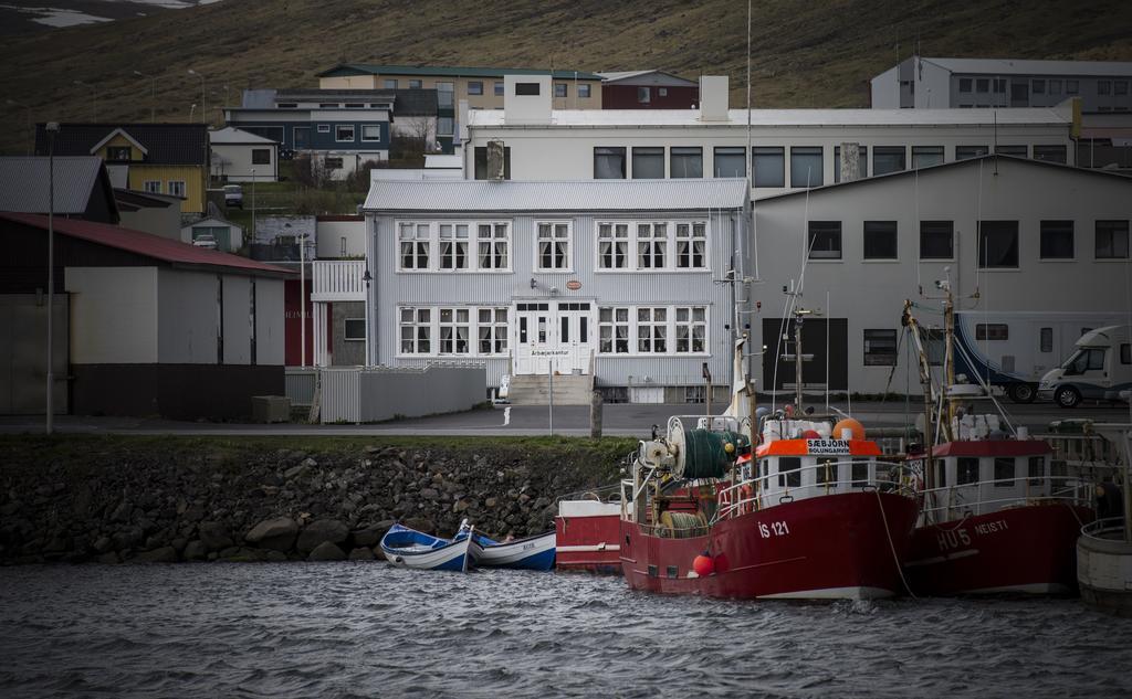 Einarshusid Guesthouse Bolungarvík Exterior foto