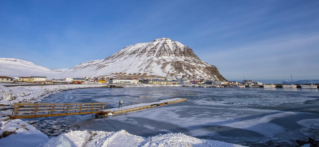 Einarshusid Guesthouse Bolungarvík Exterior foto